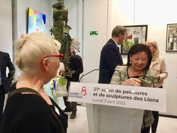 Lions Club avec la Maire du 8e de Paris., Jeanne d'Hauteserre. 2023.